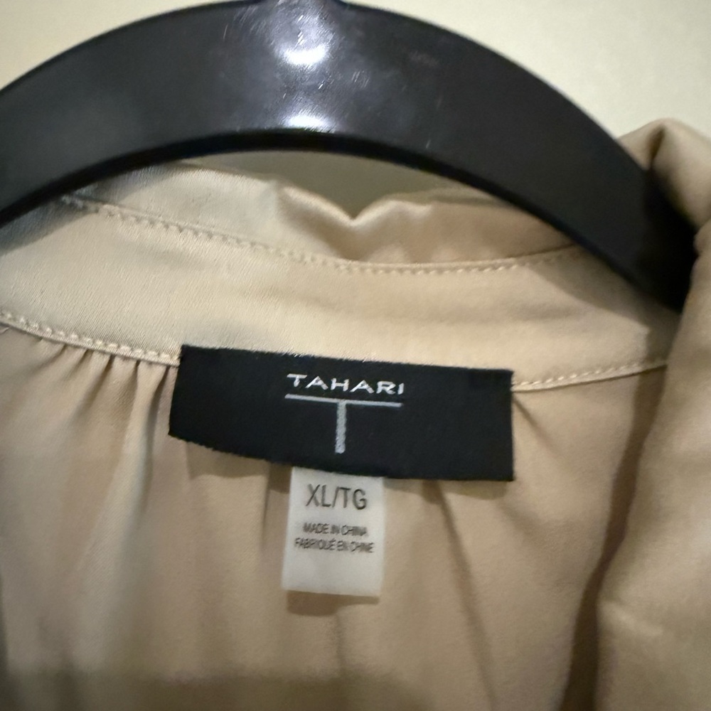 NWOT Tahari Gold Blouse - Picture 3 of 7